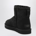 حذاء UGG كلاسيك ميني II باللون الأسود