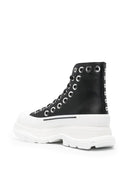 Bota cano curto Alexander McQueen com sola lisa