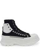 Alexander McQueen 트레드 슬릭 레이스업 패스닝 부츠