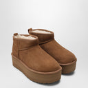 Botines plataforma Classic Ultra Mini de UGG en color castaña