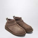 Bota UGG marrón clásica con puño ultra elástico