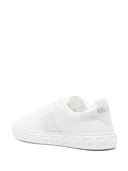 Sneakers impreziosite con Greca Versace