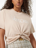 Versace 1978 Re-Edition Logo Spilla da Sicurezza Maglietta Corta