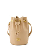Bolsa saco com cordão e assinatura Vlogo Valentino Garavani