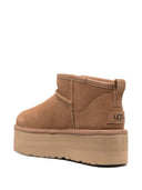 حذاء UGG Australia باللون البيج
