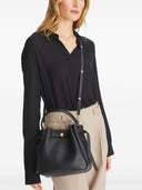 Borsa a secchiello in pelle martellata Tory Burch Romy