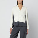 Sacai weißer Cardigan mit grauem Nadelstreifen-Hemd-Einsatz