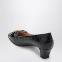 Scarpin Valentino Garavani Bowow preto com efeito de crocodilo