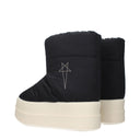Schwarze Stoff-Stiefeletten