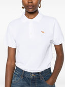 Polo con zorro bordado de Maison Kitsuné