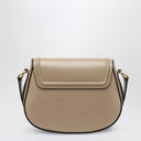 Bolso medalla de caballo de silla Chloé en cuero rosa martillado